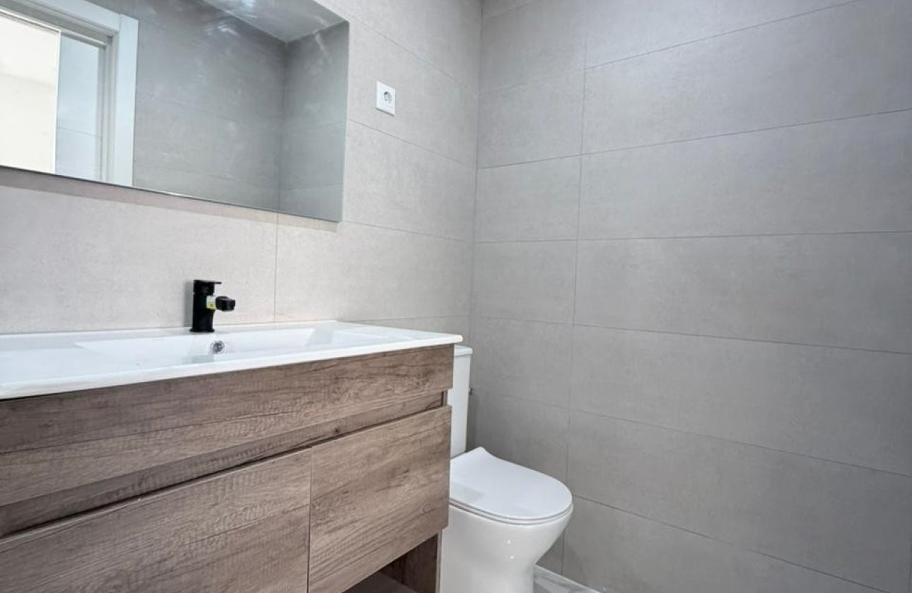 Használt ingatlanok - Apartman / lakás -
Torrevieja - Torrevieja Centro