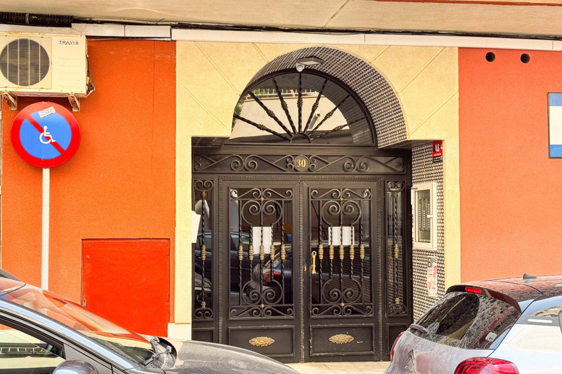 Használt ingatlanok - Apartman / lakás -
Torrevieja - Torrevieja Centro