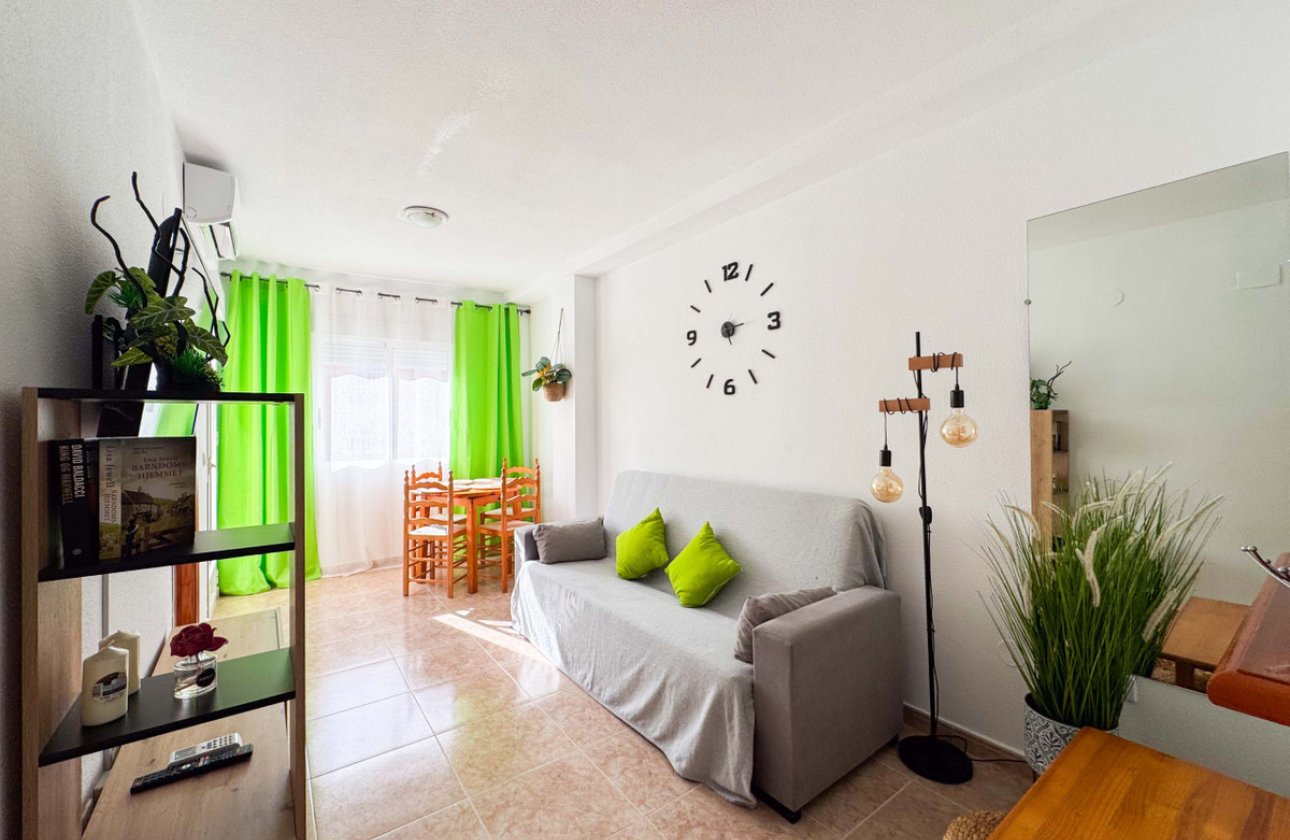 Használt ingatlanok - Apartman / lakás -
Torrevieja - Torrevieja Centro