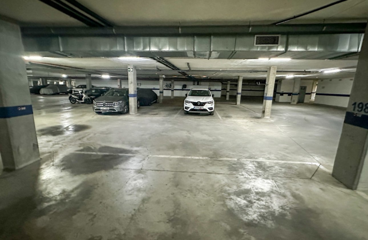 Használt ingatlanok - Apartman / lakás -
Torrevieja - Torrevieja Centro