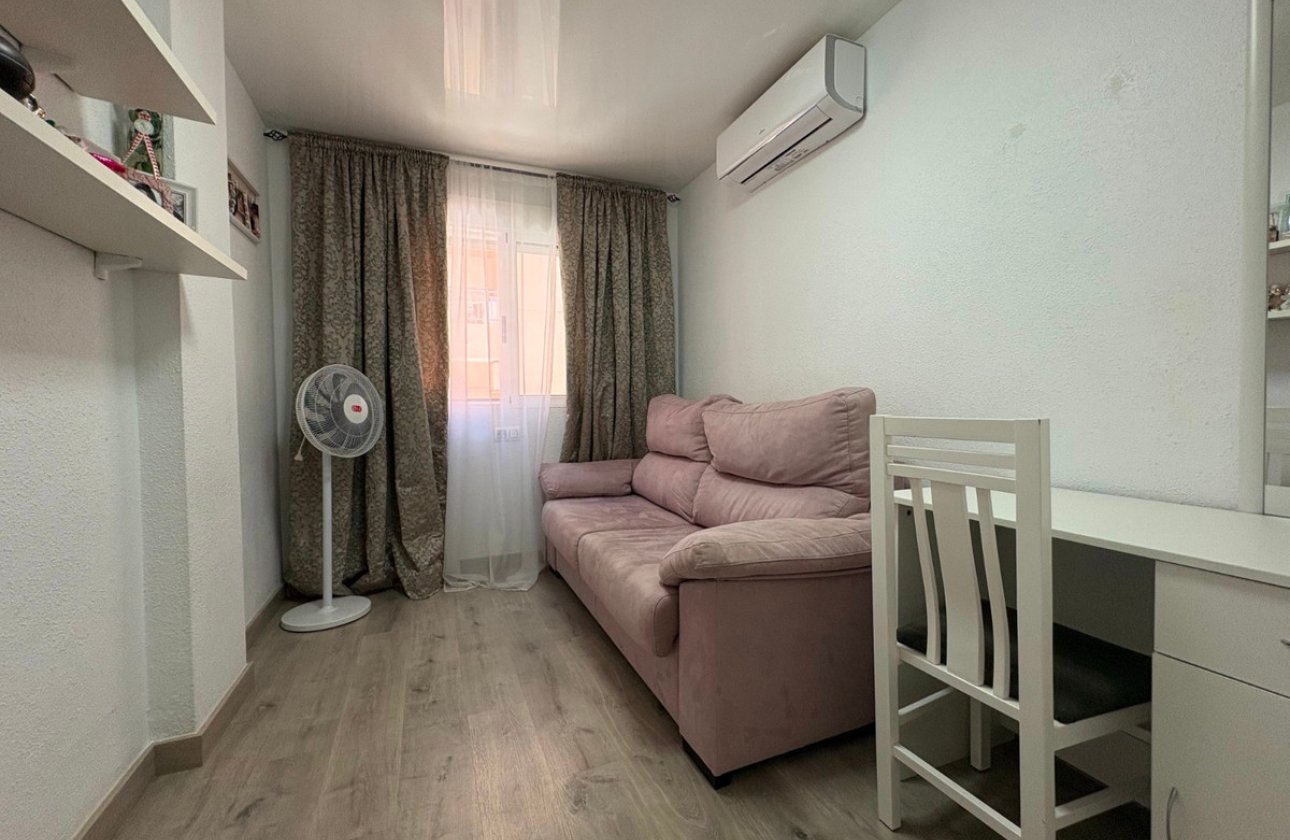 Használt ingatlanok - Apartman / lakás -
Torrevieja - Torrevieja Centro