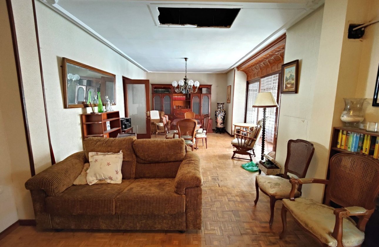 Használt ingatlanok - Apartman / lakás -
Torrevieja - Torrevieja Centro