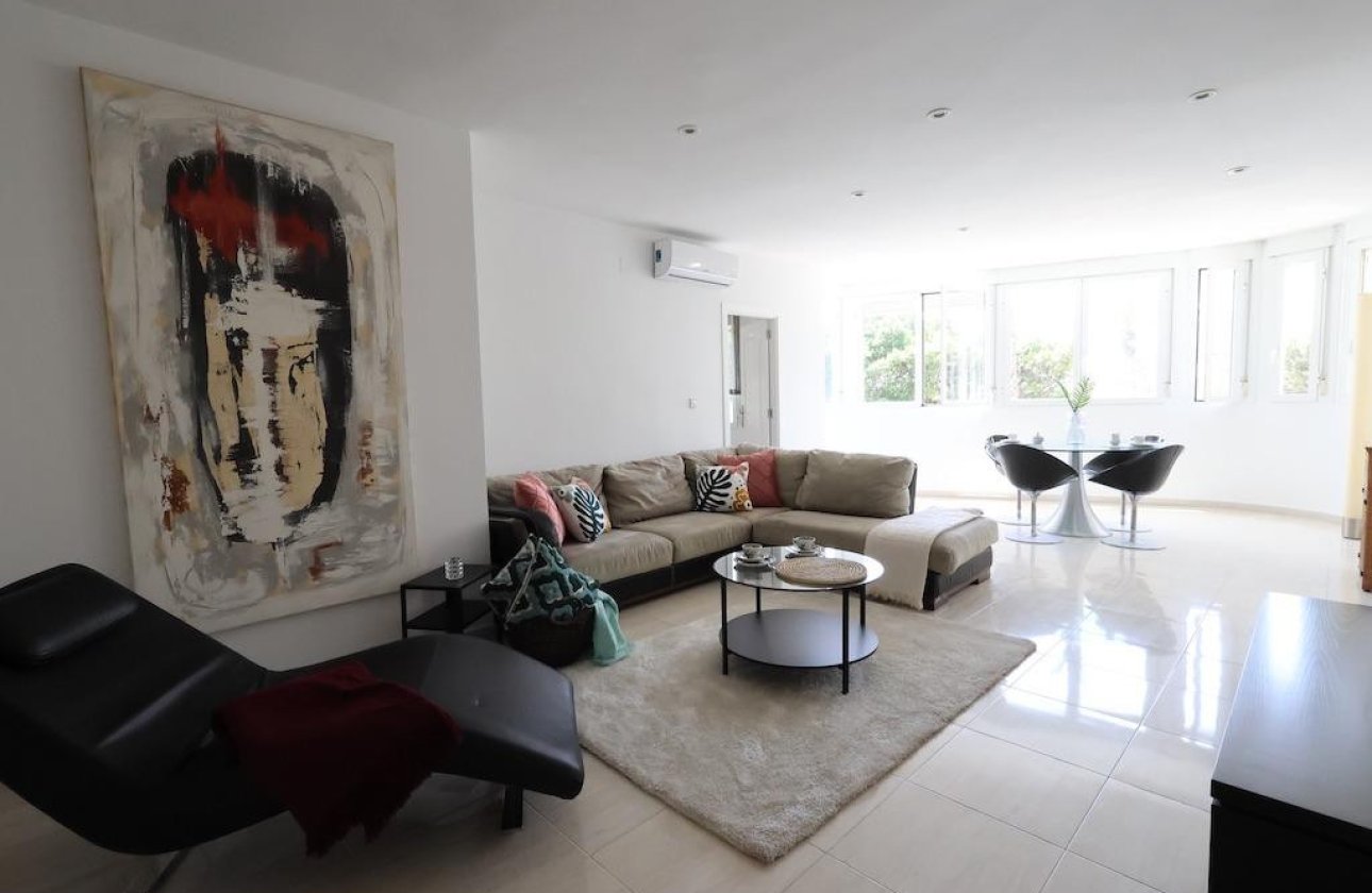 Használt ingatlanok - Apartman / lakás -
Torrevieja - Torrevieja Centro