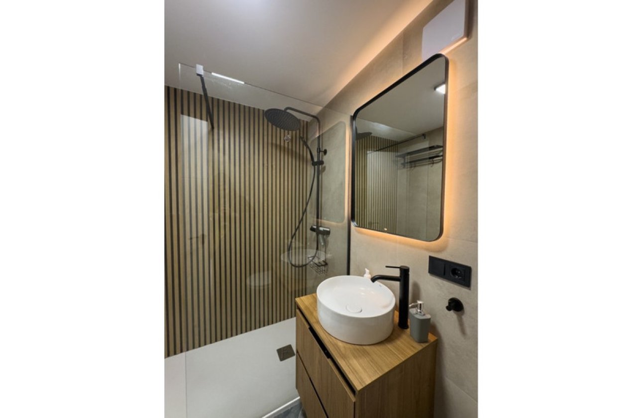 Használt ingatlanok - Apartman / lakás -
Torrevieja - Torrevieja Centro