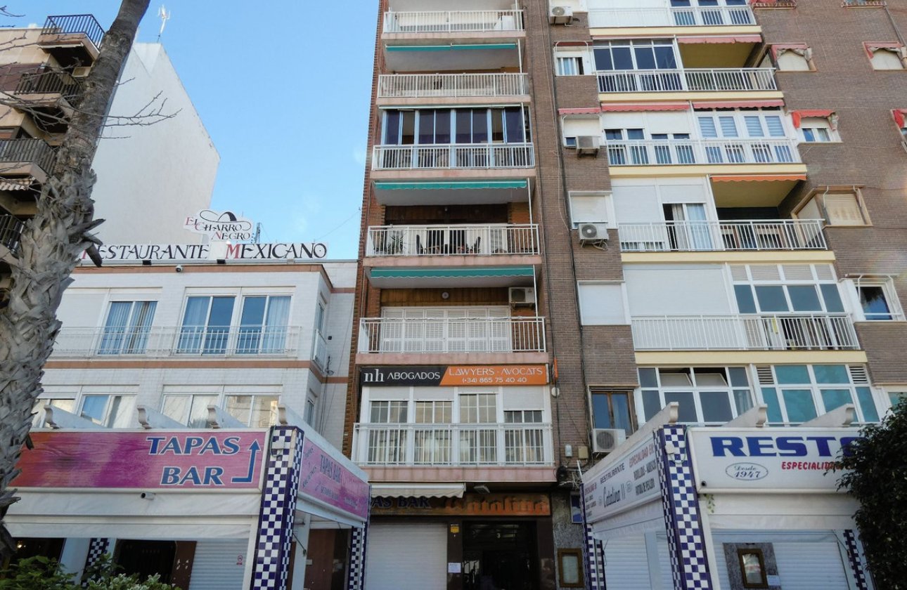 Használt ingatlanok - Apartman / lakás -
Torrevieja - Torrevieja Centro