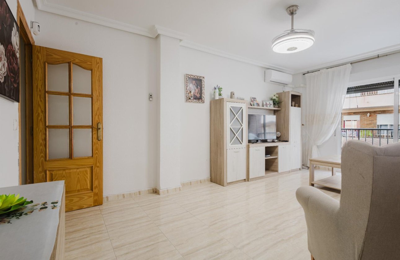 Használt ingatlanok - Apartman / lakás -
Torrevieja - Torrevieja Centro