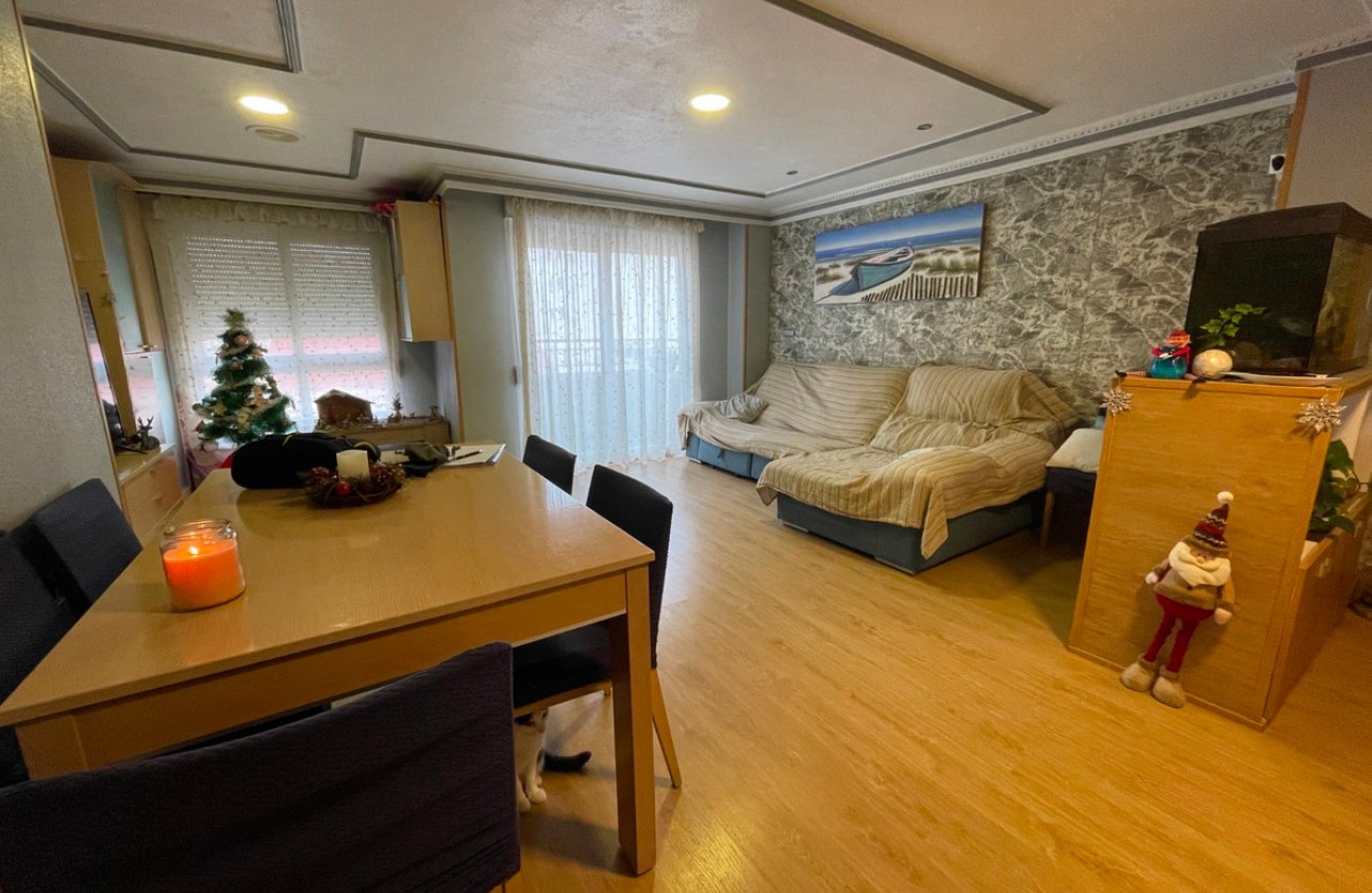 Használt ingatlanok - Apartman / lakás -
Torrevieja - Torrevieja Centro