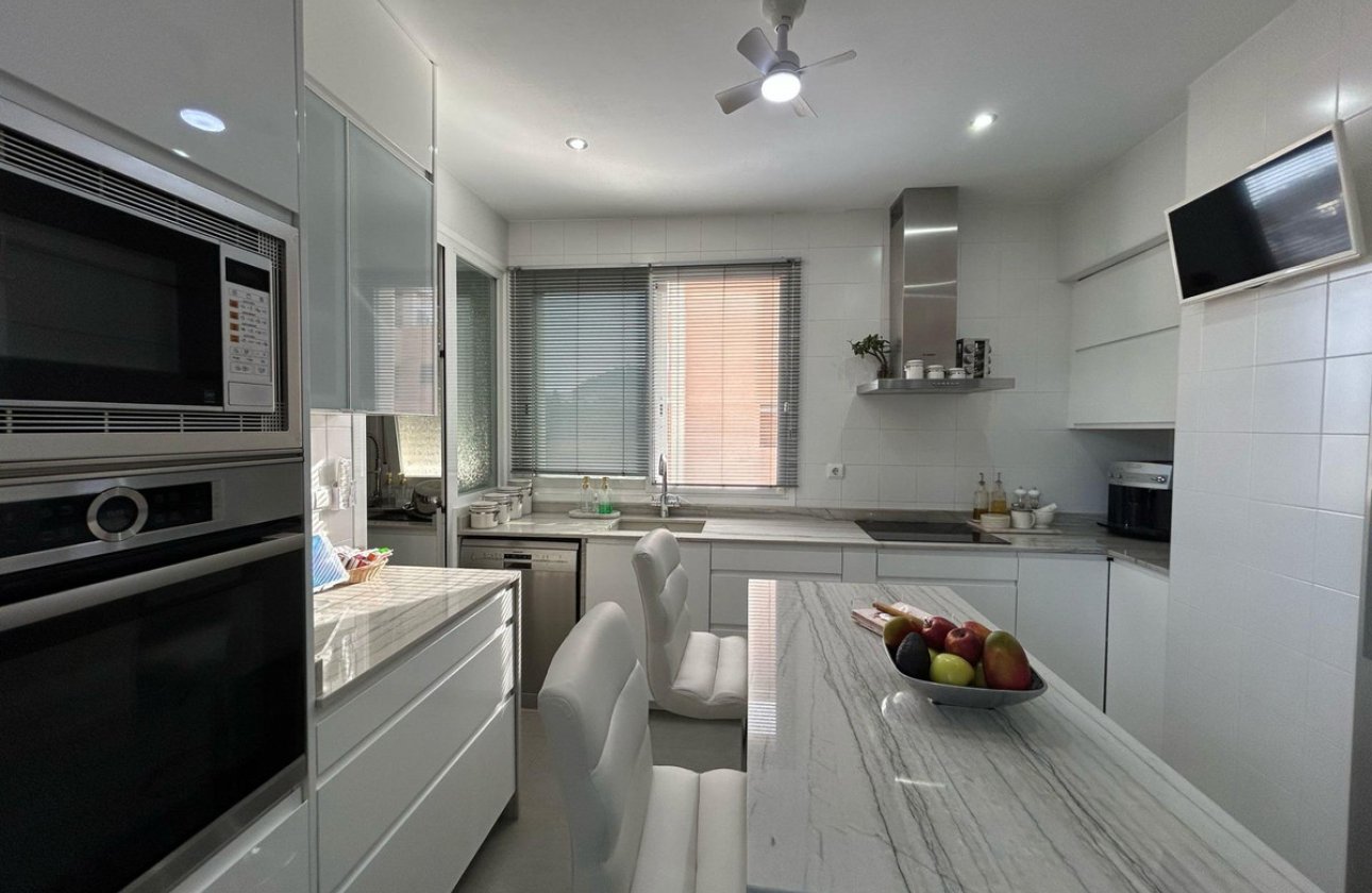 Használt ingatlanok - Apartman / lakás -
Villajoyosa - Villajoyosa Centro