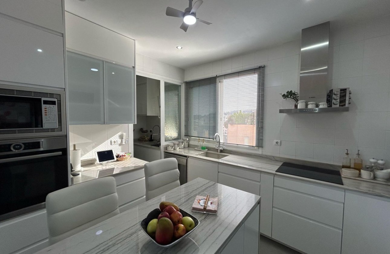 Használt ingatlanok - Apartman / lakás -
Villajoyosa - Villajoyosa Centro