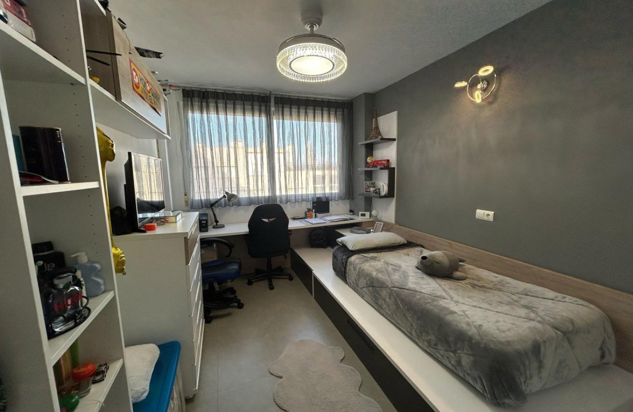 Használt ingatlanok - Apartman / lakás -
Villajoyosa - Villajoyosa Centro