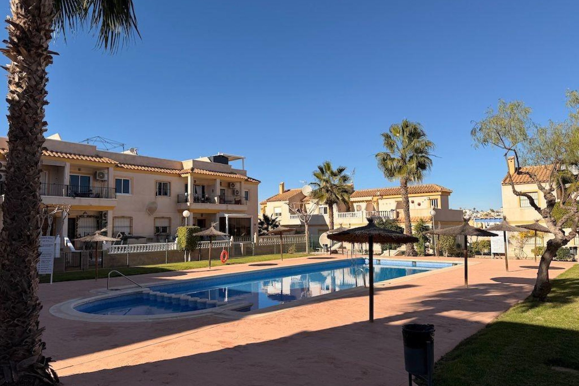 Használt ingatlanok - Bungaló -
Orihuela Costa - Las Filipinas