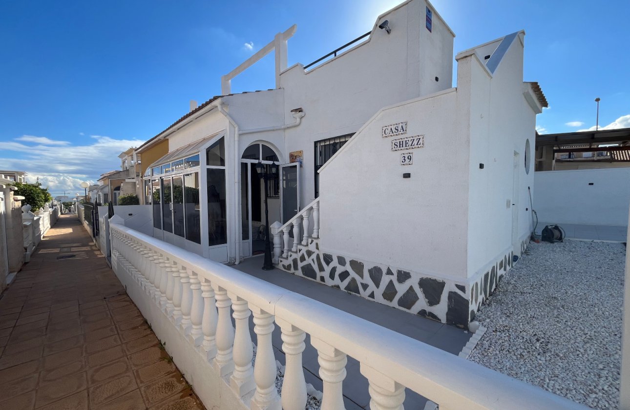 Használt ingatlanok - Bungaló -
Punta Prima - Serena