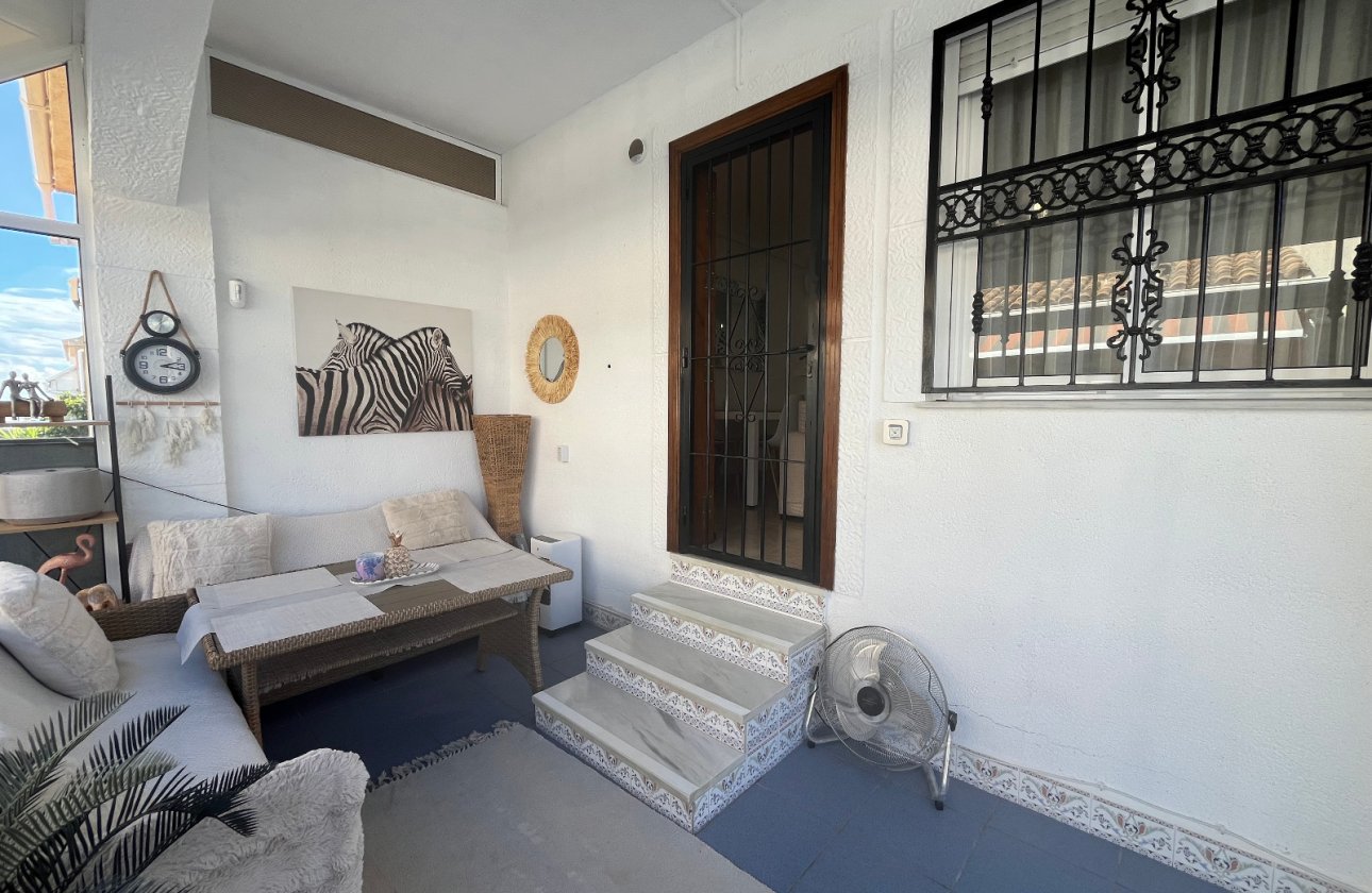 Használt ingatlanok - Bungaló -
Punta Prima - Serena