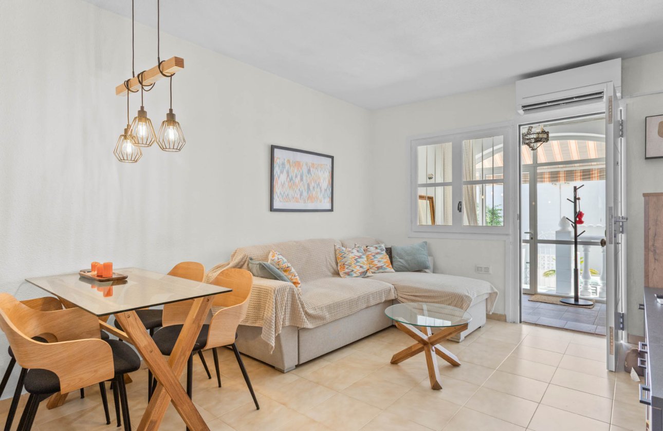 Használt ingatlanok - Bungaló -
Torrevieja - Lago Jardin