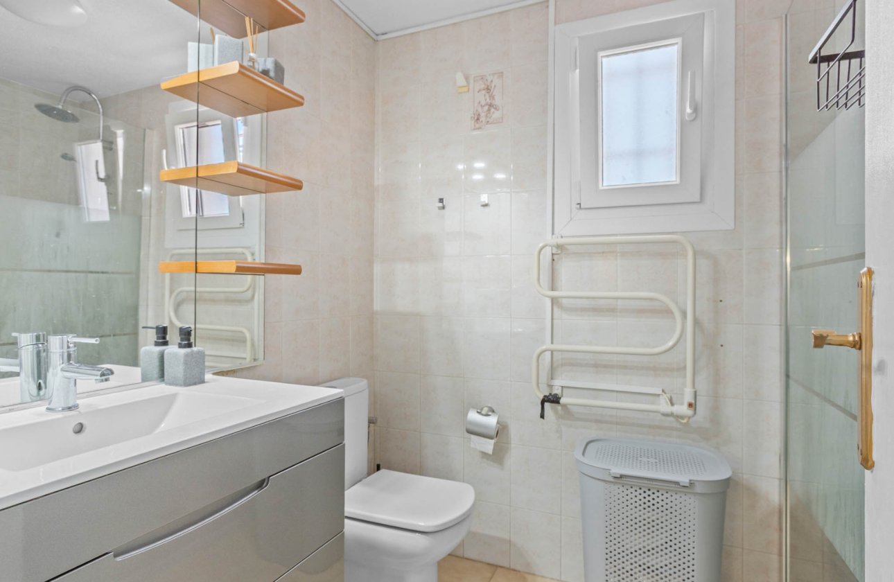 Használt ingatlanok - Bungaló -
Torrevieja - Lago Jardin