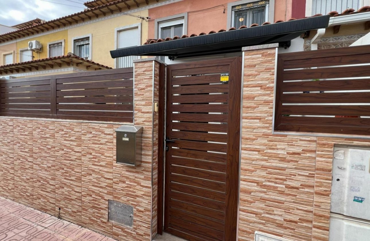 Használt ingatlanok - Bungaló -
Torrevieja - TORRETAS