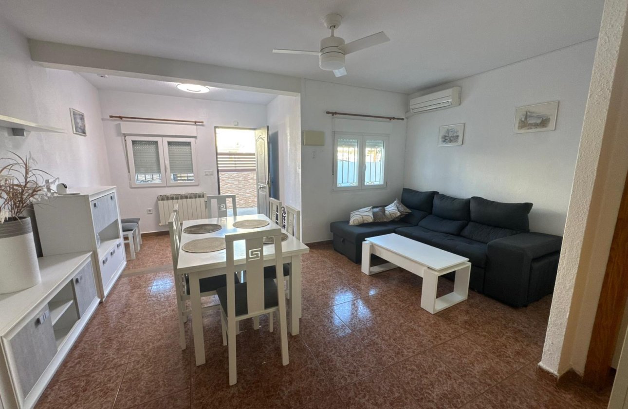 Használt ingatlanok - Bungaló -
Torrevieja - TORRETAS