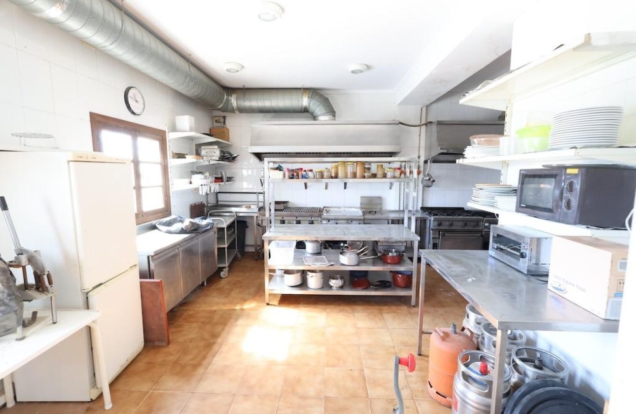 Használt ingatlanok - business -
Orihuela Costa - La Zenia