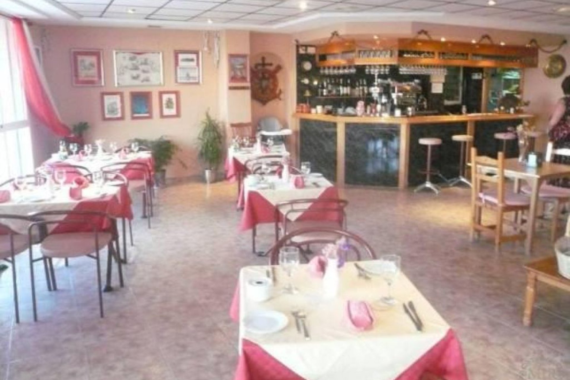 Használt ingatlanok - Commercial Premises -
Torrevieja - Acequion