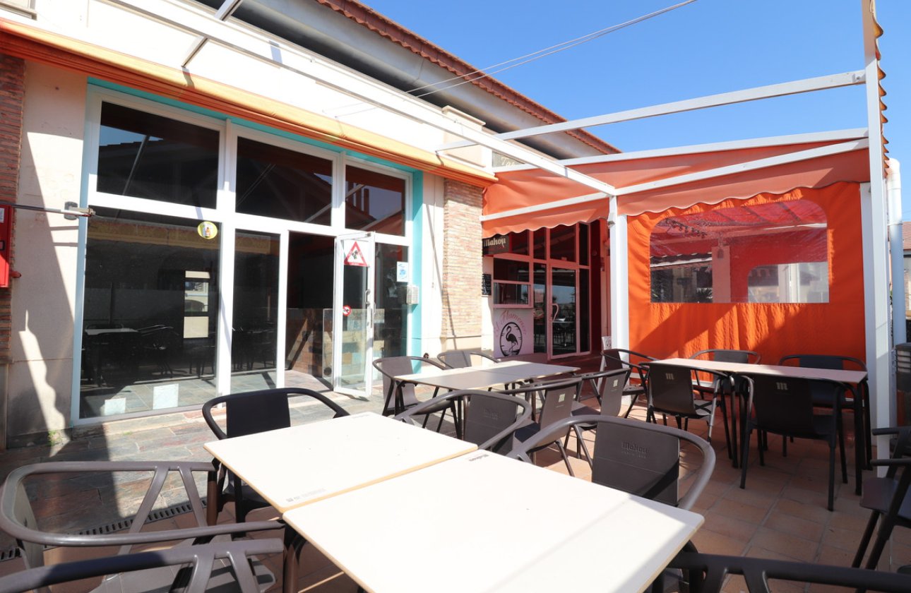 Használt ingatlanok - Commercial property -
Algorfa - Algorfa Centro