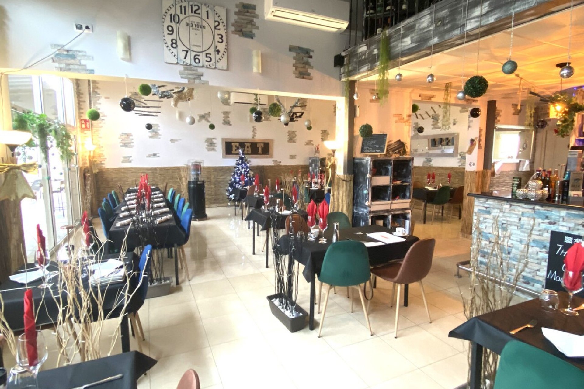 Használt ingatlanok - Commercial property -
Algorfa - Algorfa Centro