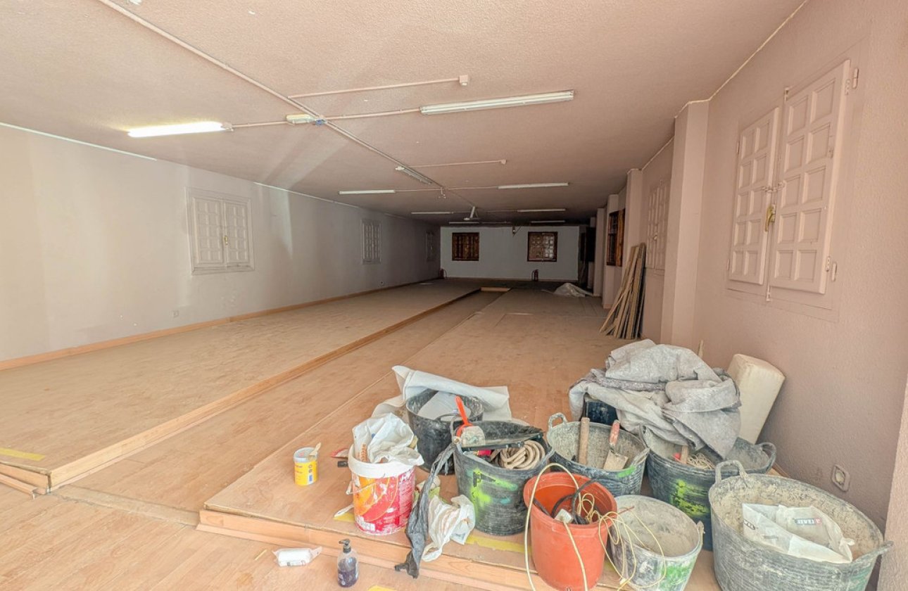 Használt ingatlanok - Commercial property -
Calpe - Calpe Centro