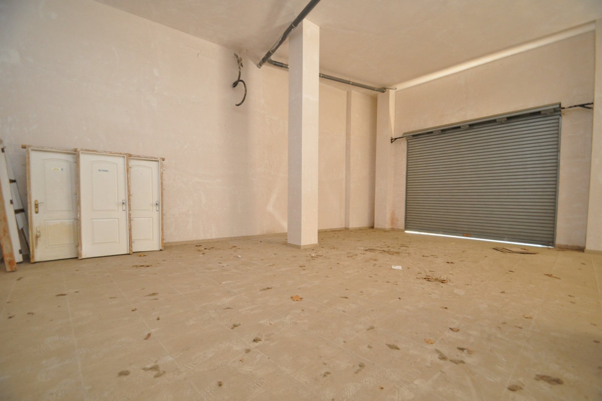 Használt ingatlanok - Commercial property -
Elda - Elda Centro