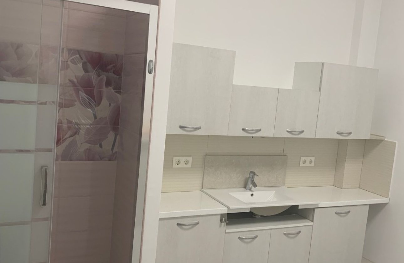 Használt ingatlanok - Commercial property -
Orihuela - La Zenia