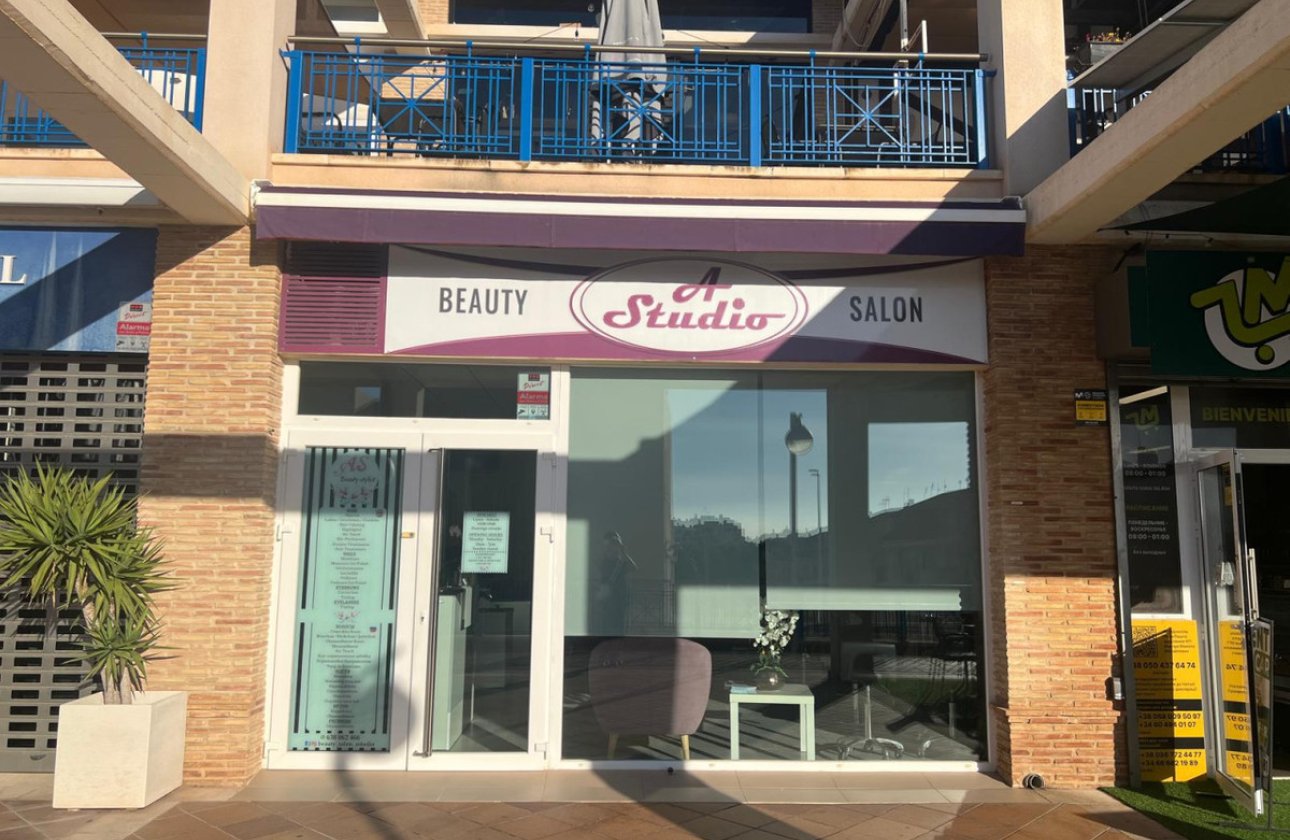 Használt ingatlanok - Commercial property -
Orihuela - La Zenia