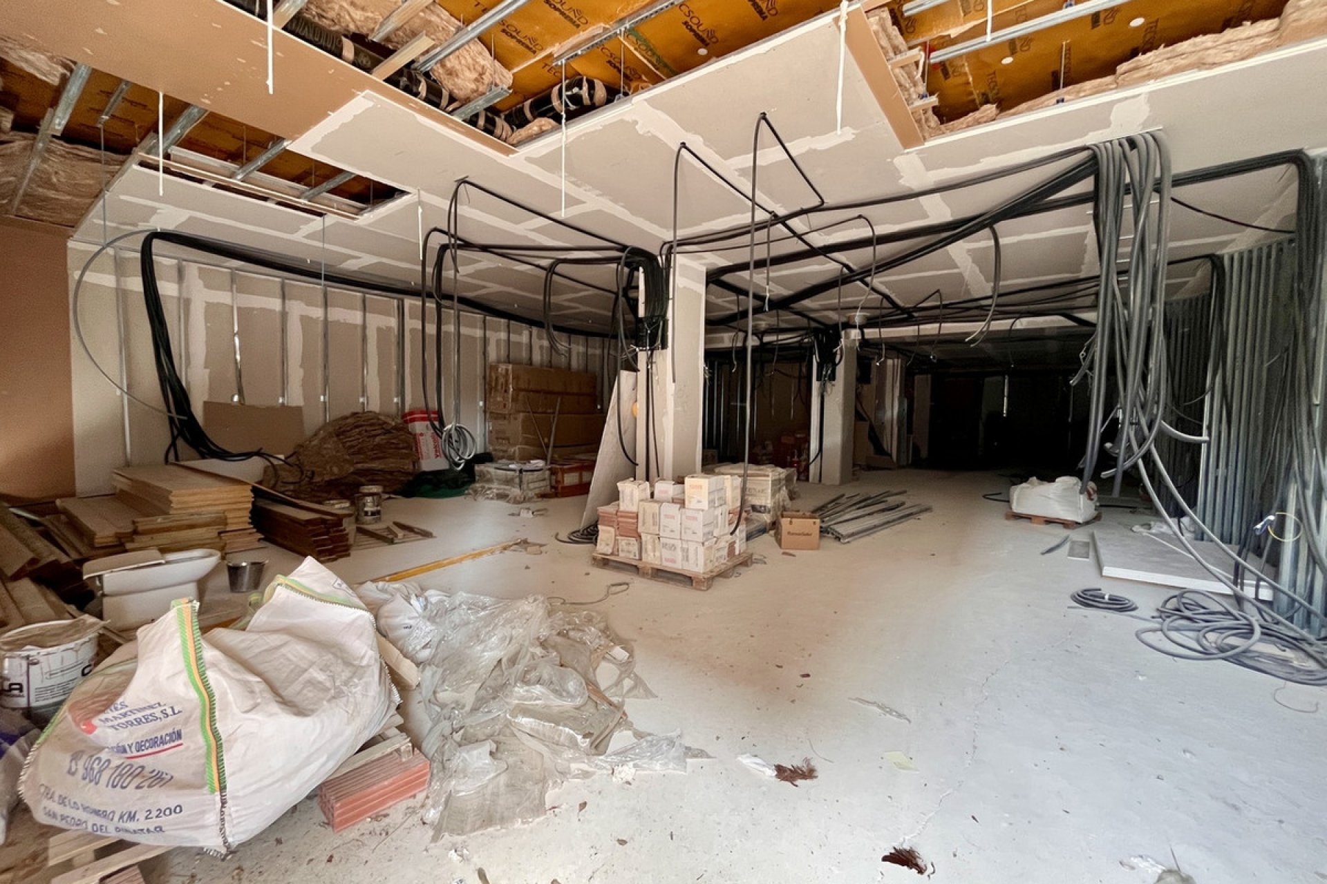 Használt ingatlanok - Commercial property -
Orihuela - La Zenia