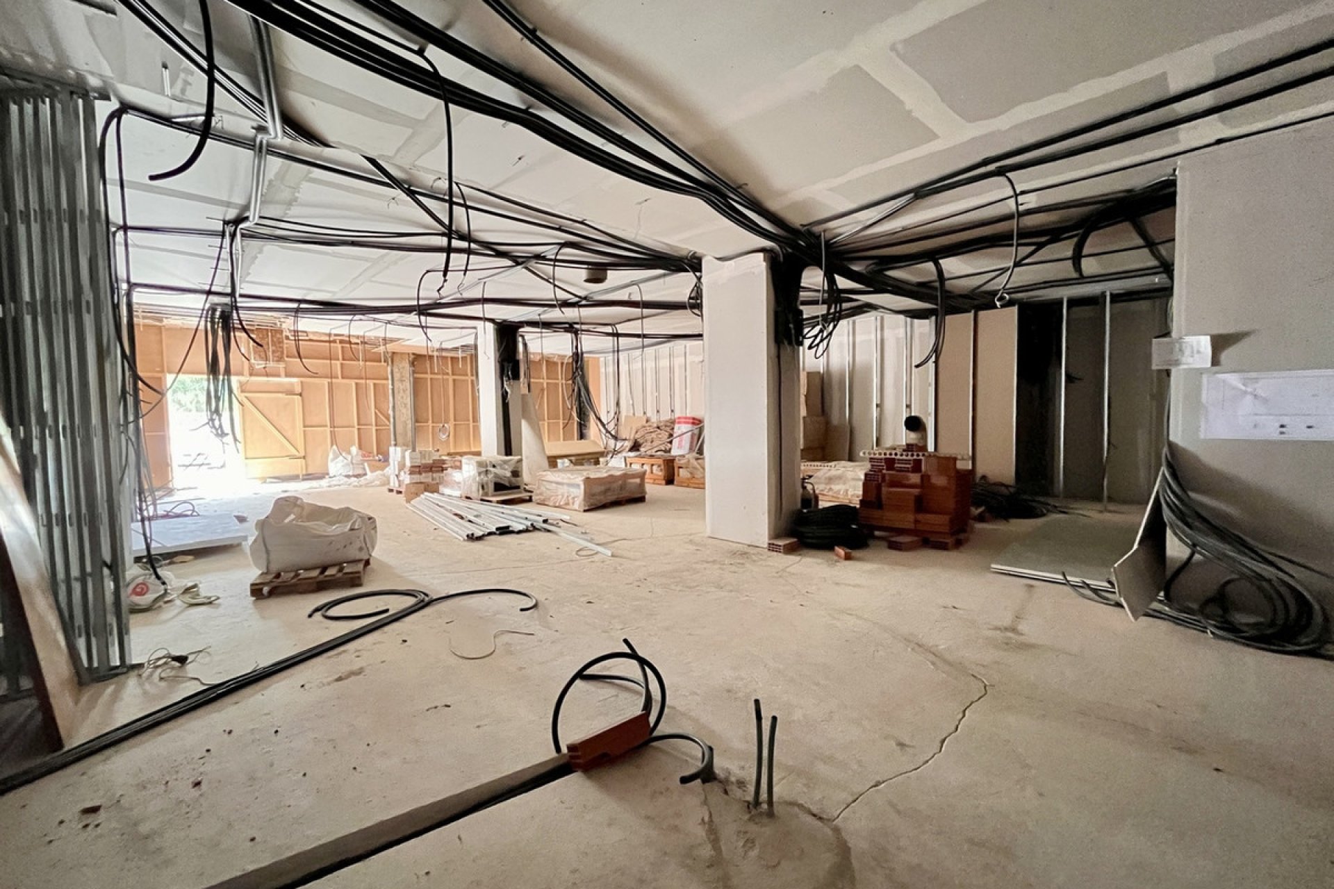 Használt ingatlanok - Commercial property -
Orihuela - La Zenia