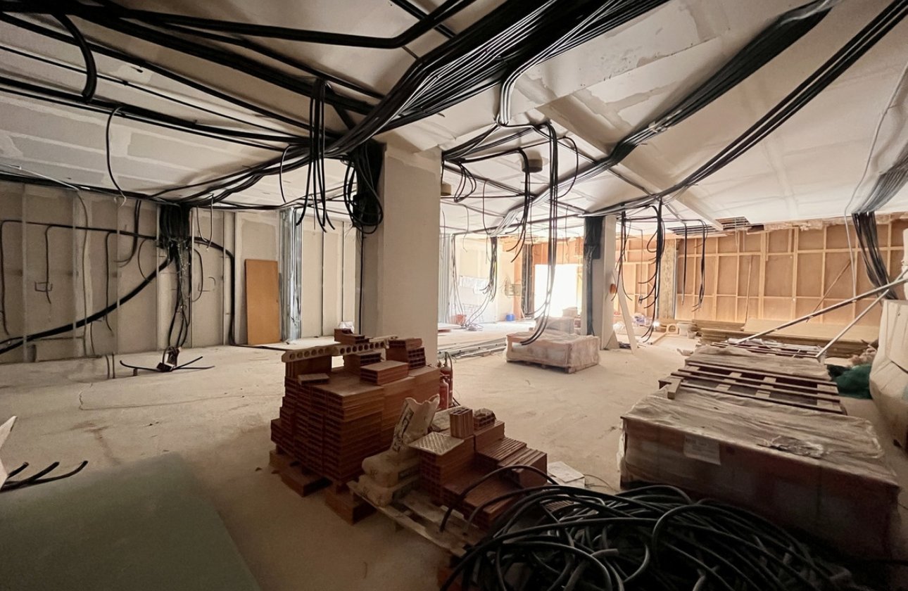 Használt ingatlanok - Commercial property -
Orihuela - La Zenia