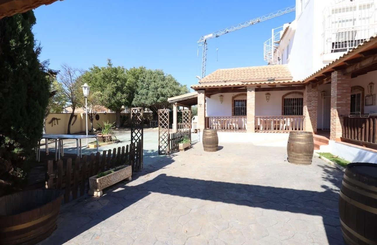 Használt ingatlanok - Commercial property -
Orihuela - La Zenia