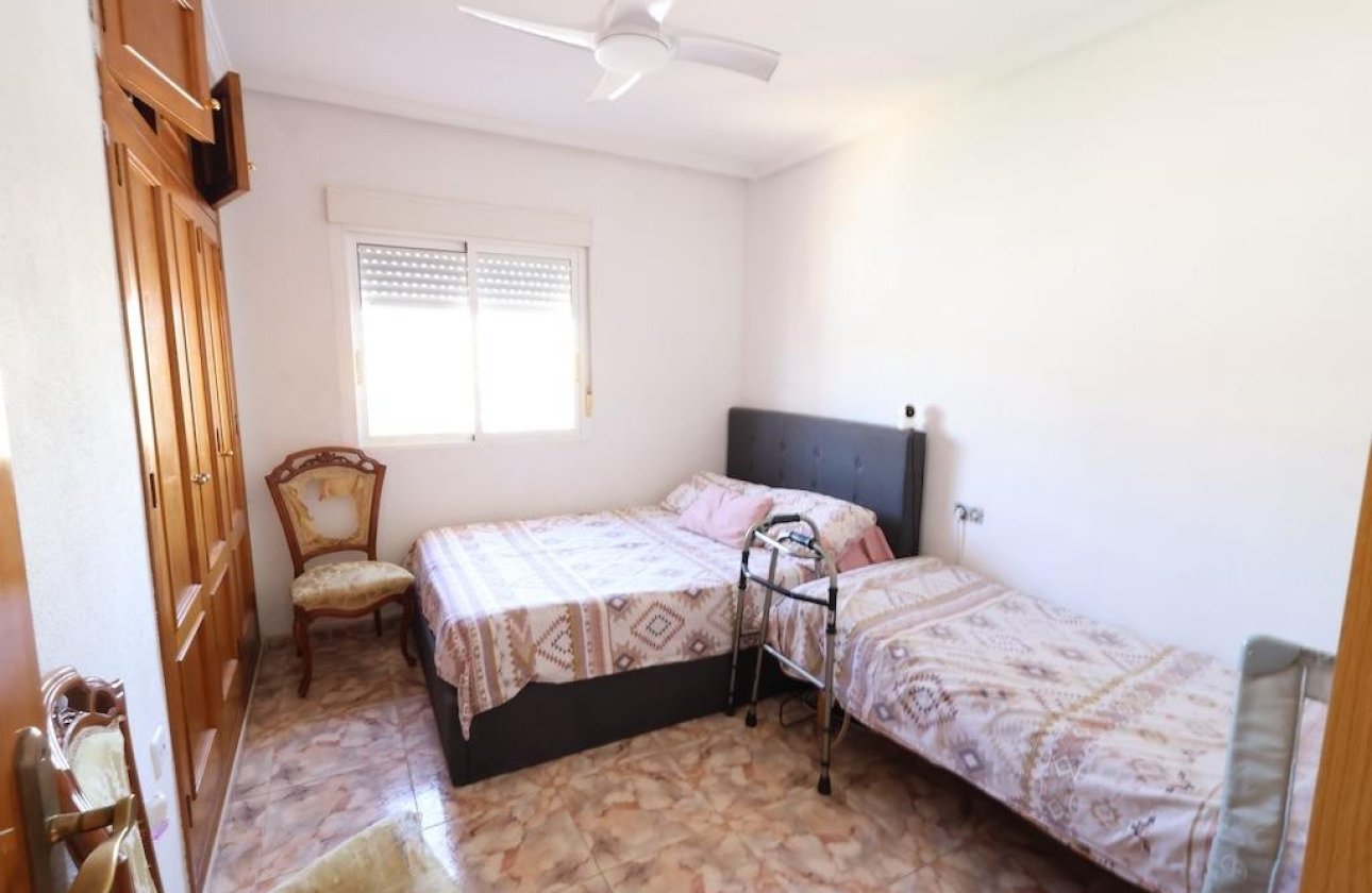 Használt ingatlanok - Commercial property -
Orihuela - La Zenia