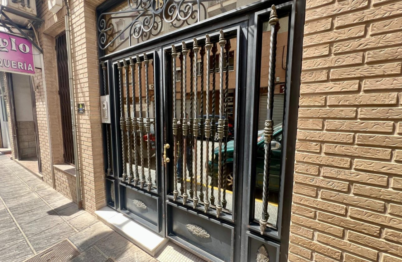 Használt ingatlanok - Commercial property -
Orihuela - Orihuela Centro