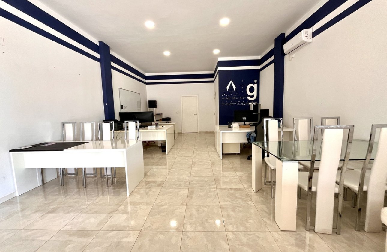 Használt ingatlanok - Commercial property -
Orihuela - Playa Flamenca