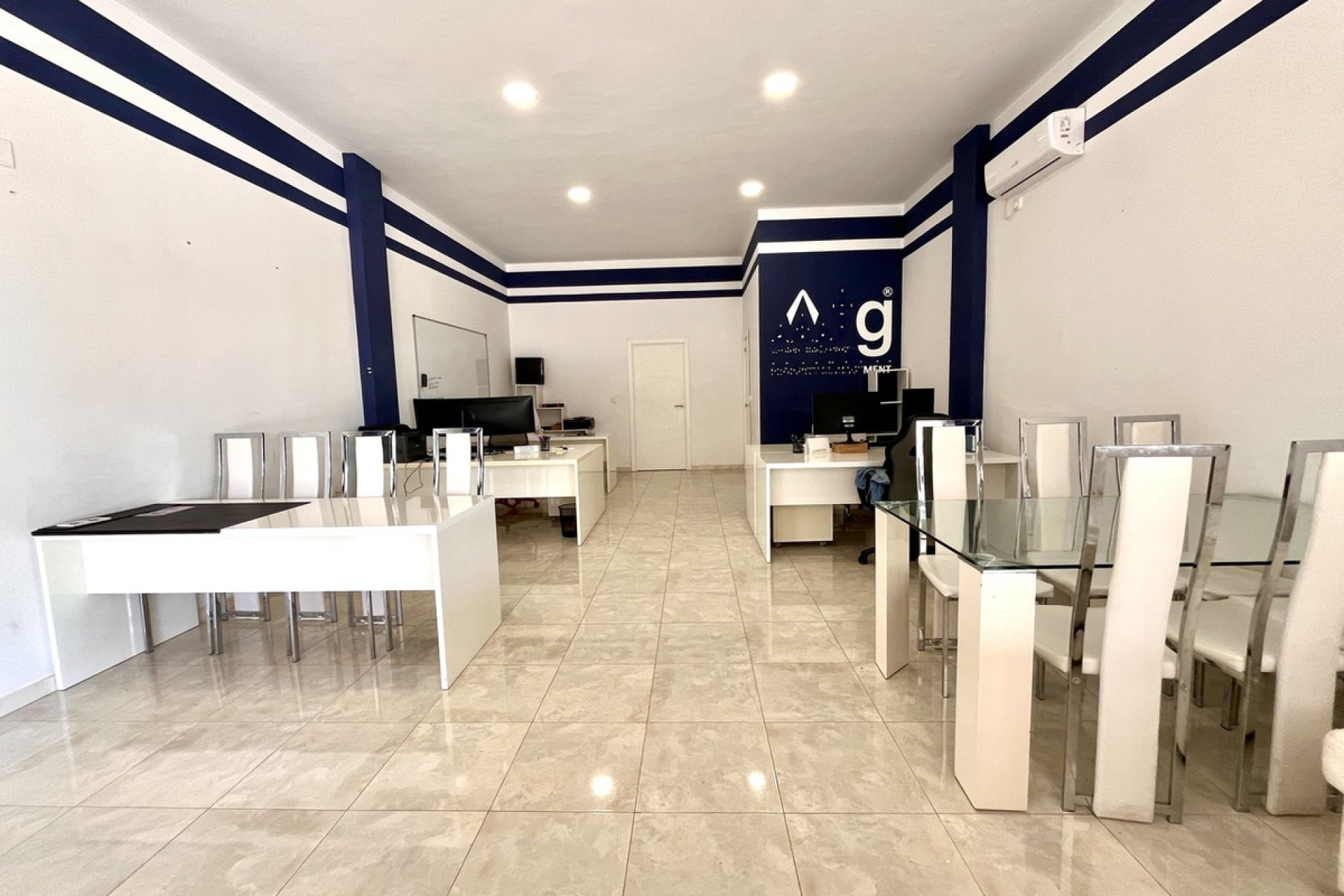 Használt ingatlanok - Commercial property -
Orihuela - Playa Flamenca