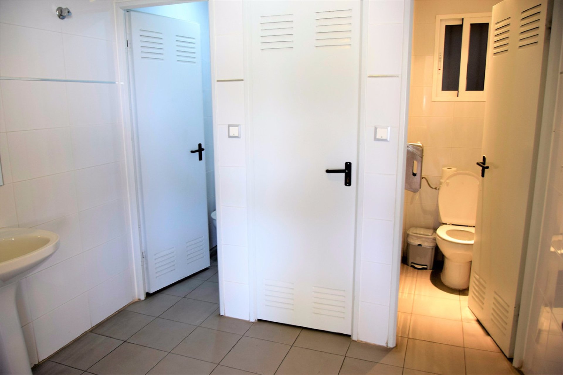 Használt ingatlanok - Commercial property -
San Fulgencio - La Marina