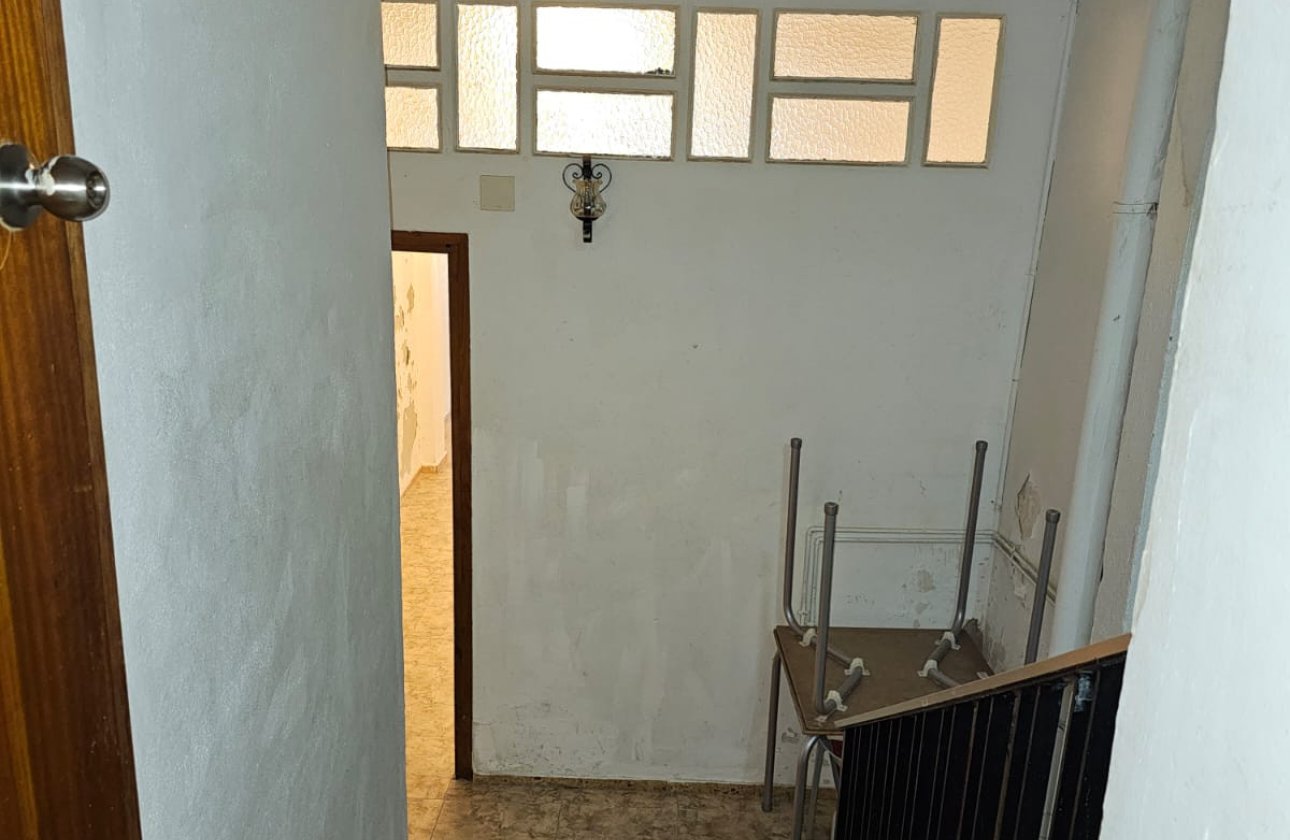 Használt ingatlanok - Commercial property -
Teulada - Teulada Centro