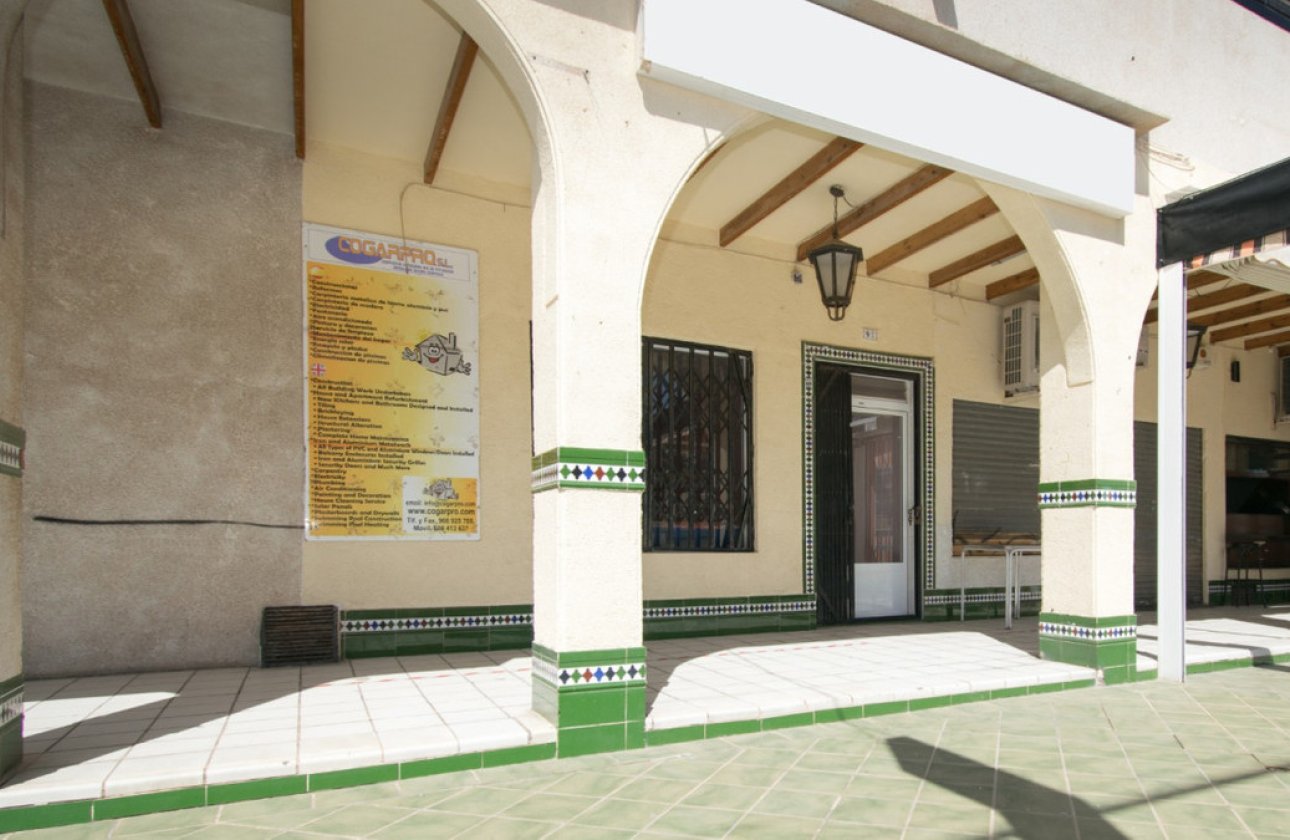 Használt ingatlanok - Commercial property -
Torrevieja - La Mata