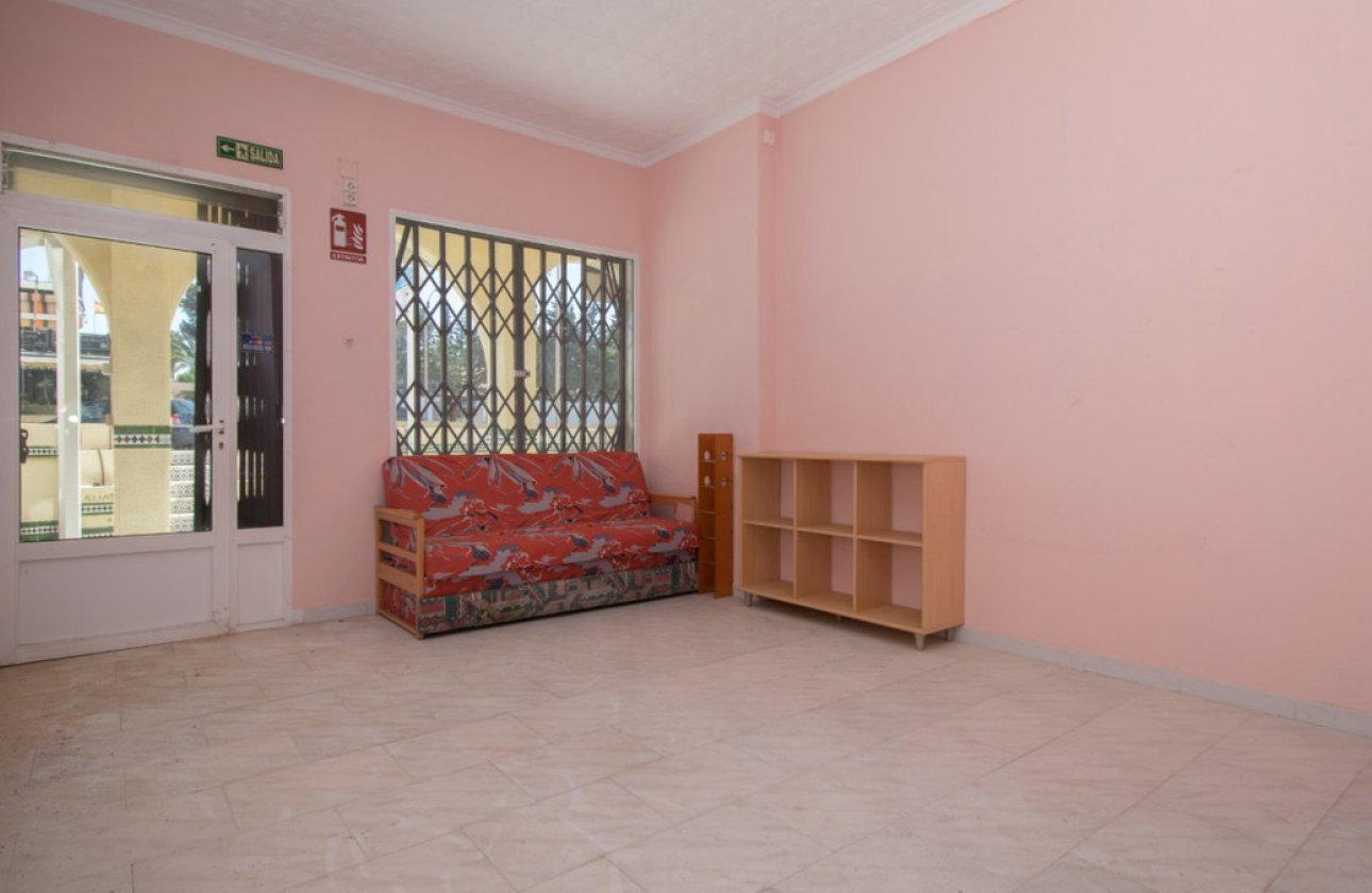 Használt ingatlanok - Commercial property -
Torrevieja - La Mata