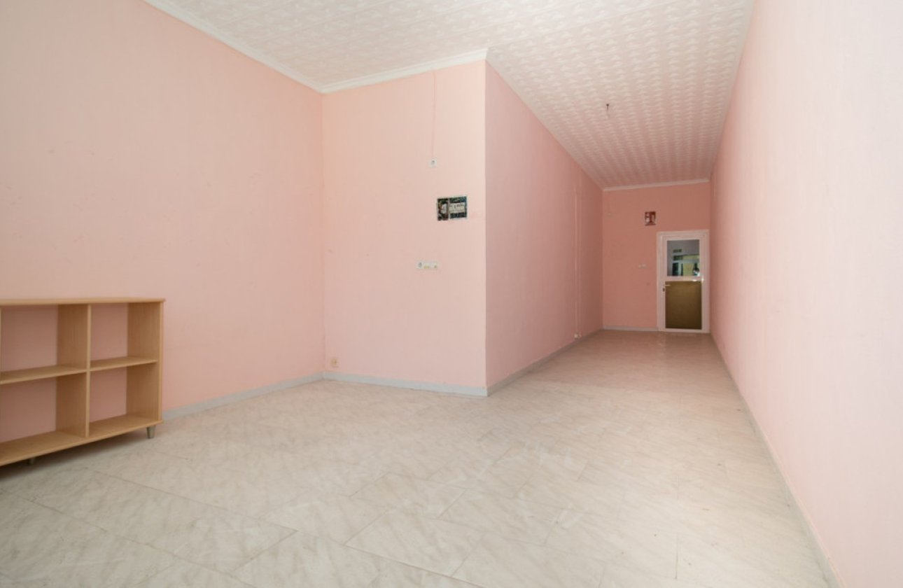 Használt ingatlanok - Commercial property -
Torrevieja - La Mata