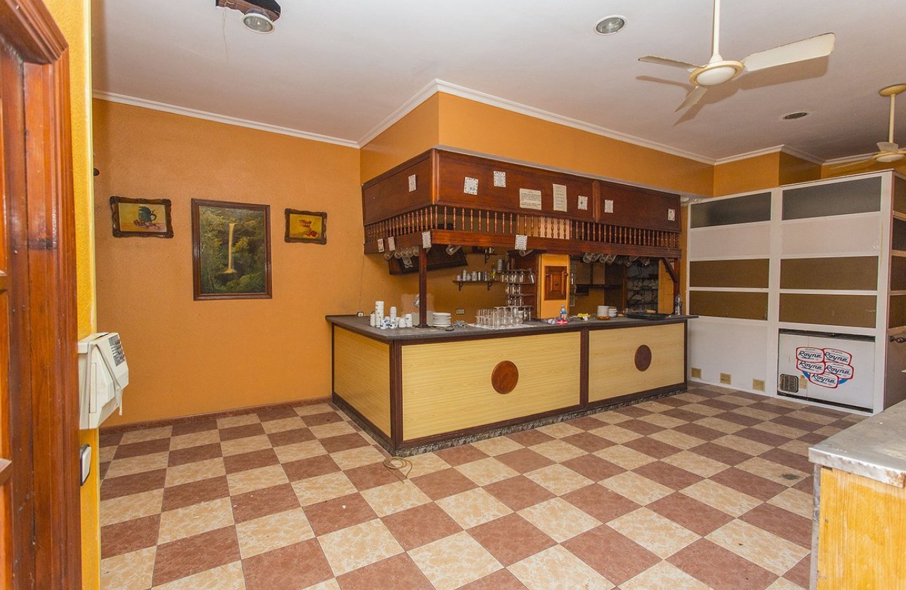 Használt ingatlanok - Commercial property -
Torrevieja - La Mata