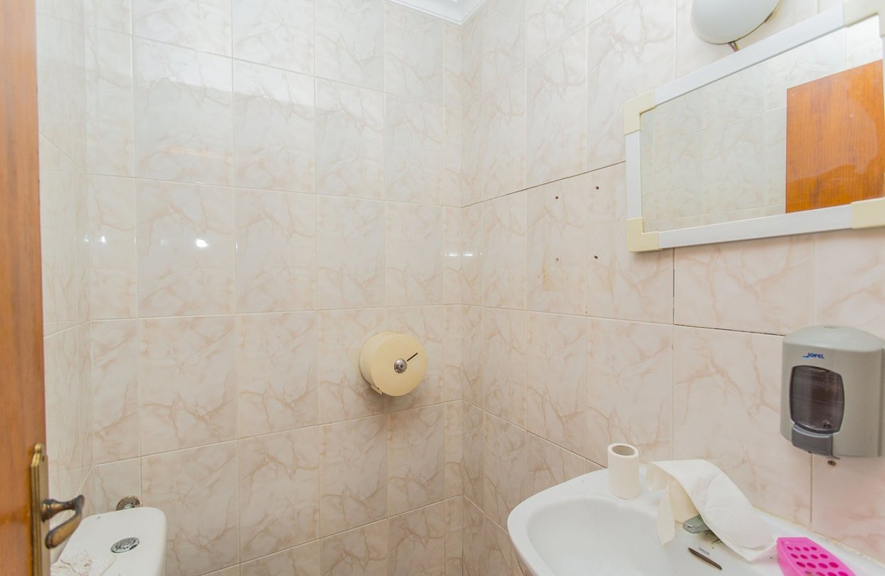 Használt ingatlanok - Commercial property -
Torrevieja - La Mata