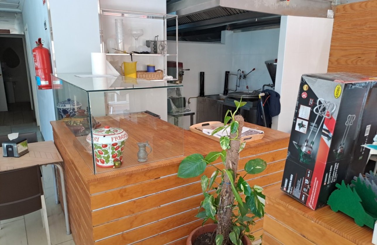 Használt ingatlanok - Commercial property -
Torrevieja - La Mata