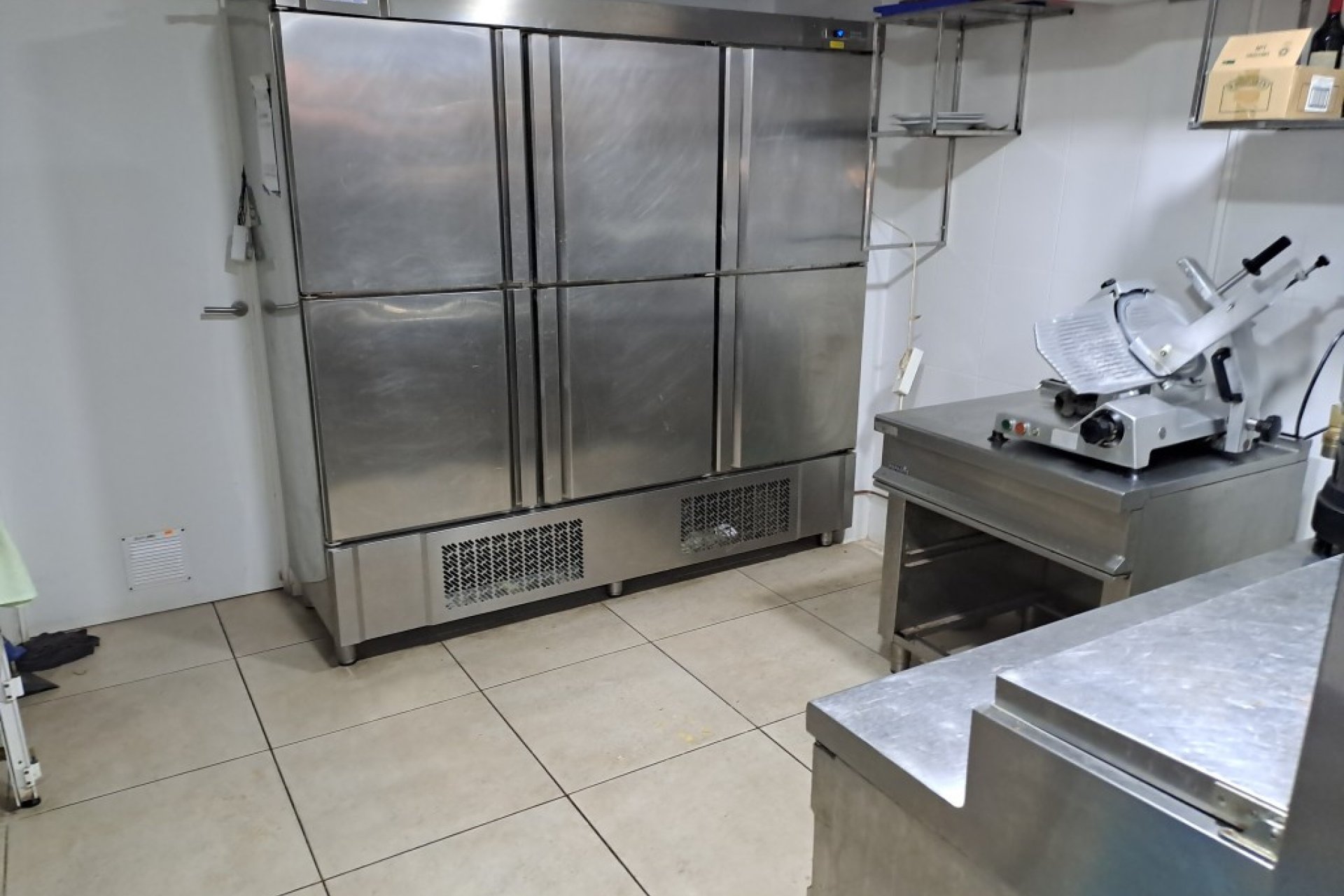 Használt ingatlanok - Commercial property -
Torrevieja - La Mata