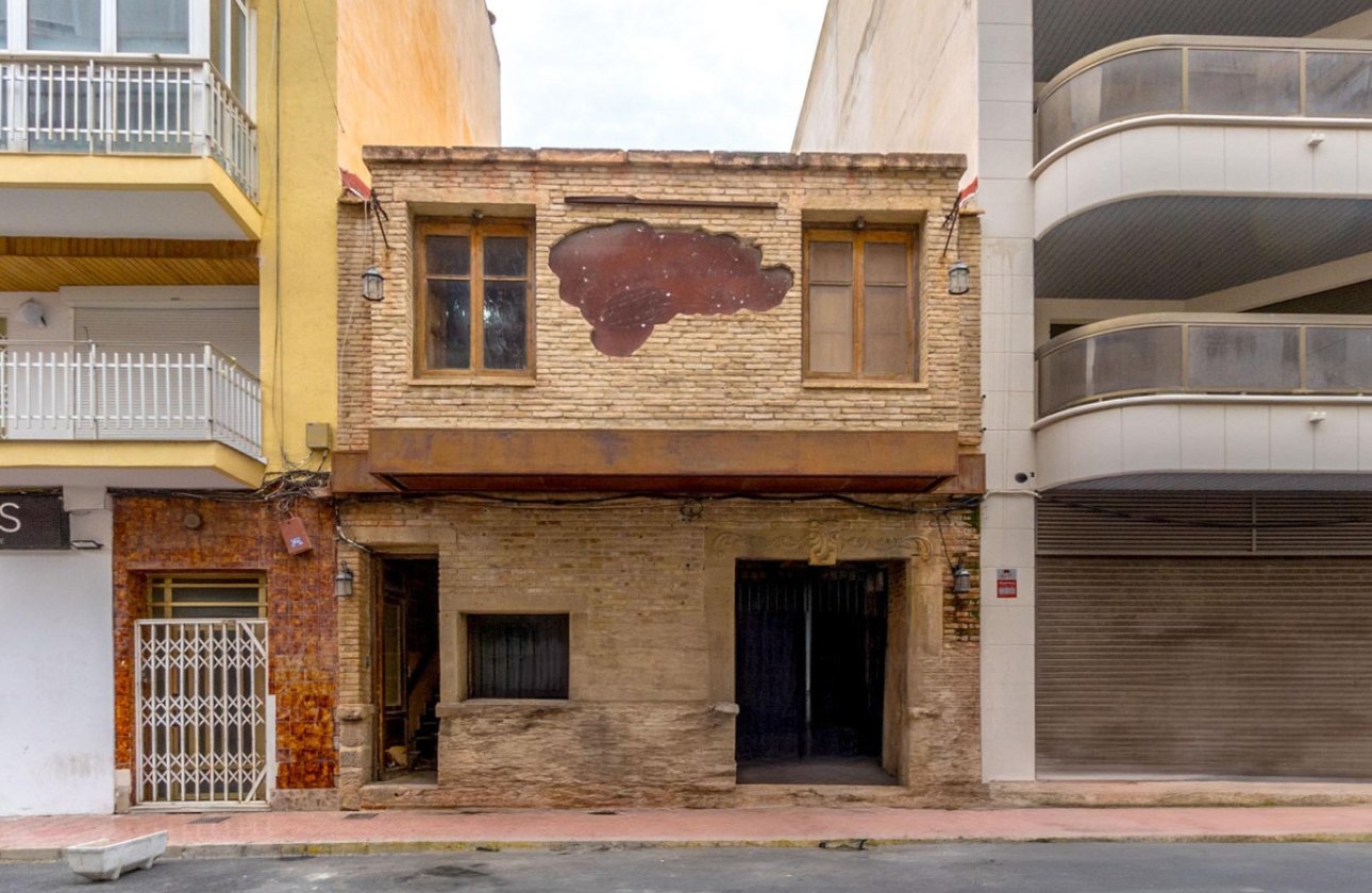 Használt ingatlanok - Commercial property -
Torrevieja - Playa del Cura