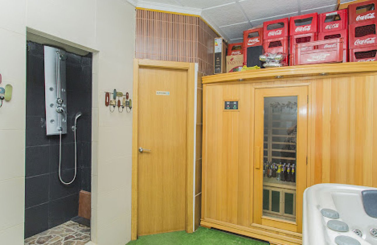 Használt ingatlanok - Commercial property -
Torrevieja - Torrevieja Centro