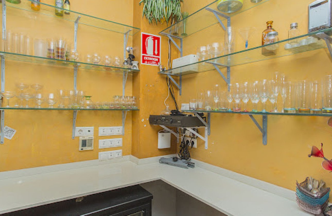 Használt ingatlanok - Commercial property -
Torrevieja - Torrevieja Centro