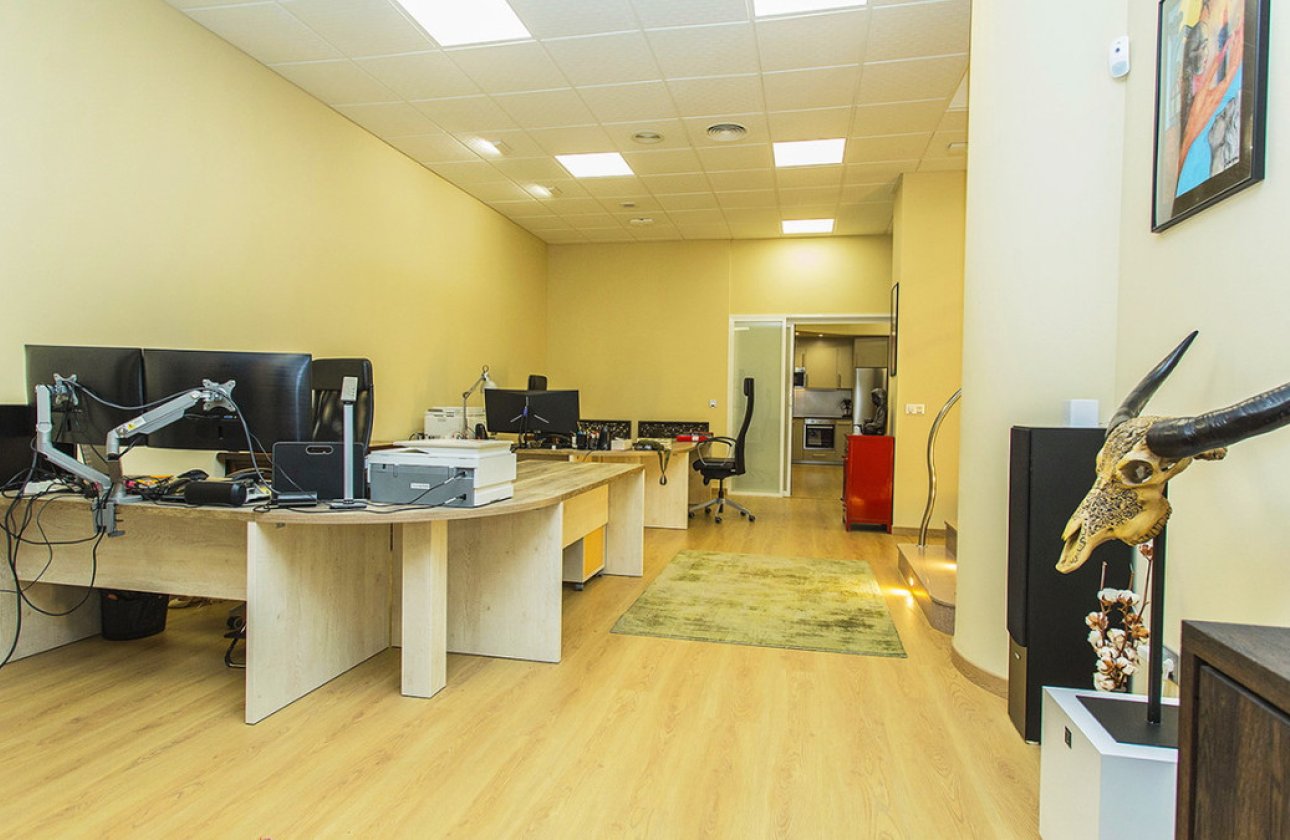 Használt ingatlanok - Commercial property -
Torrevieja - Torrevieja Centro